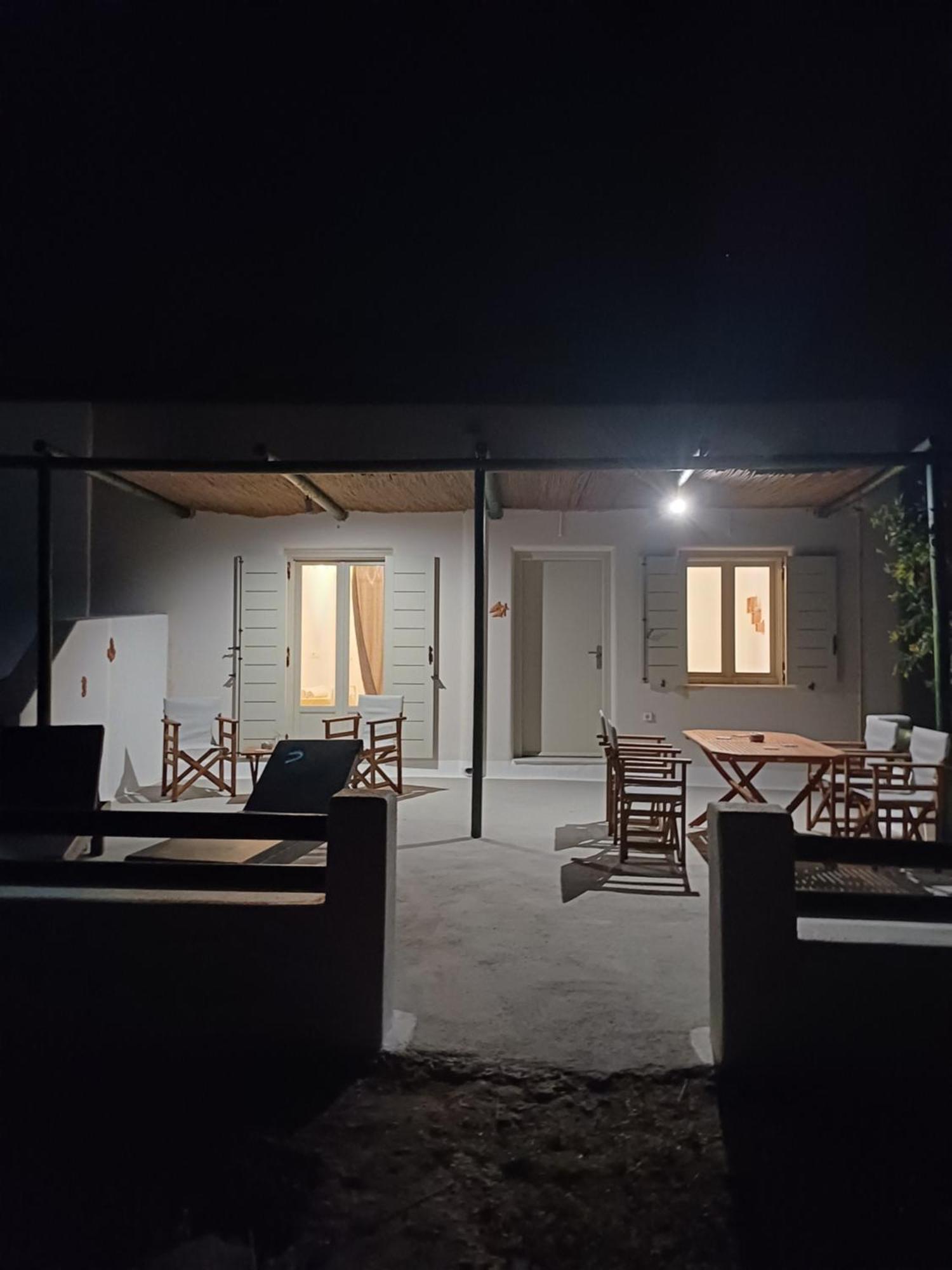 فيلا 'Irene' Cycladic House With Sunrise And Sea View! Foinikiá المظهر الخارجي الصورة