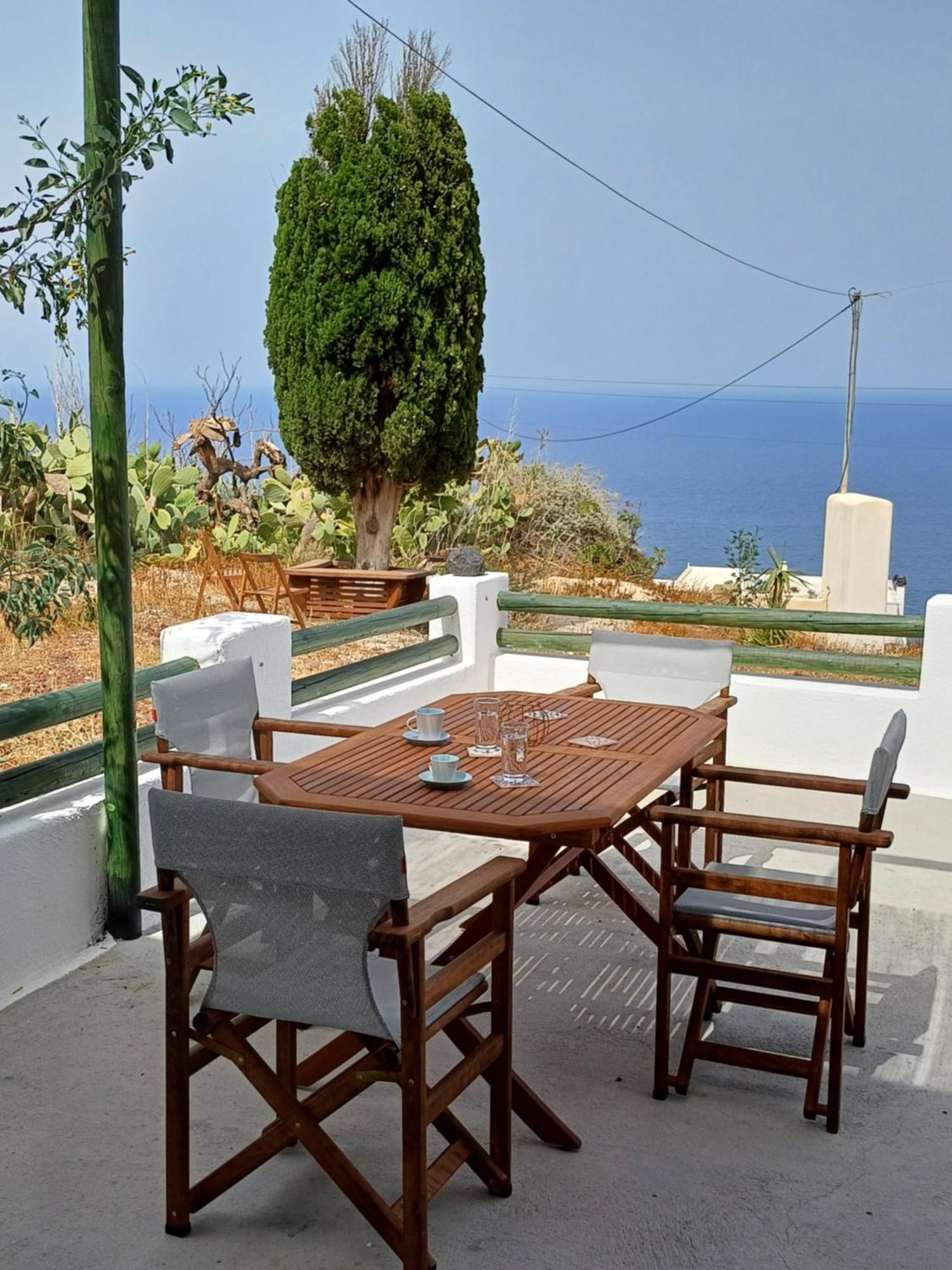 فيلا 'Irene' Cycladic House With Sunrise And Sea View! Foinikiá المظهر الخارجي الصورة